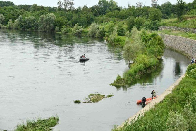 Samsun’da Kayıp Emine’yi Arama Çalışmaları Sürüyor