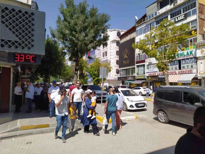 Aşırı Sıcaklıklar Van’ı Da Etkisi Altına Aldı