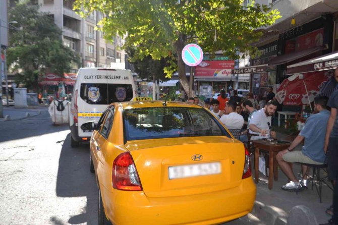 Otomobile İsabet Eden Yorgun Mermi Korkuttu