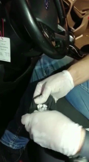 Ümraniye’de Otomobilden Uyuşturucu Satışı Yapan Şahıs Yakalandı