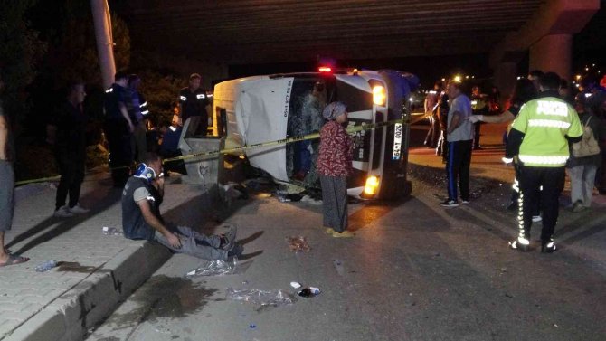 Tarım İşçilerini Taşıyan Minibüs Devrildi; 1 Ölü, 3’ü Ağır 14 Yaralı