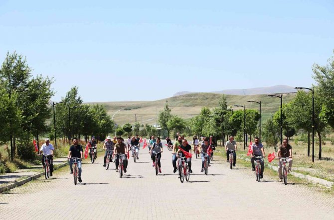 Ai̇çü’de Bisiklet Turu Ve Dağ Tırmanışı Düzenlendi