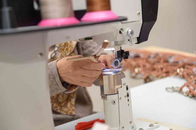 Ayakkabı Atölyesi Altındağlı Kadınların Hayatını Değiştirdi