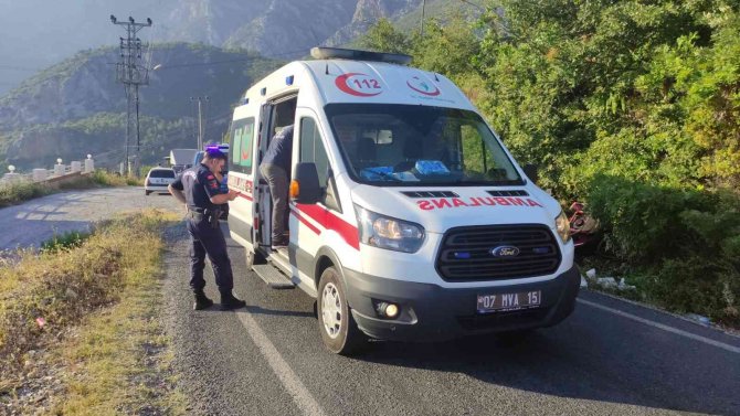 Rus Turistler Devrilen Atv Aracının Altında Kaldı