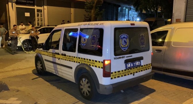 Bağcılar’da Maskeli Grup Sokaktaki 3 Kişiye Ateş Açtı