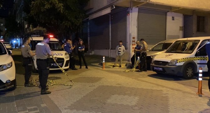 Bağcılar’da Maskeli Grup Sokaktaki 3 Kişiye Ateş Açtı