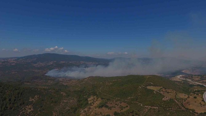 Kepsut’taki Yangını Söndürme Çalışmaları Devam Ediyor
