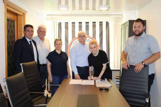 Burhaniye’de Transferler Devam Ediyor