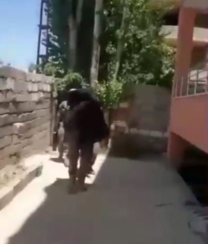 Polisten Göçmen Kaçakçılığı Operasyonu