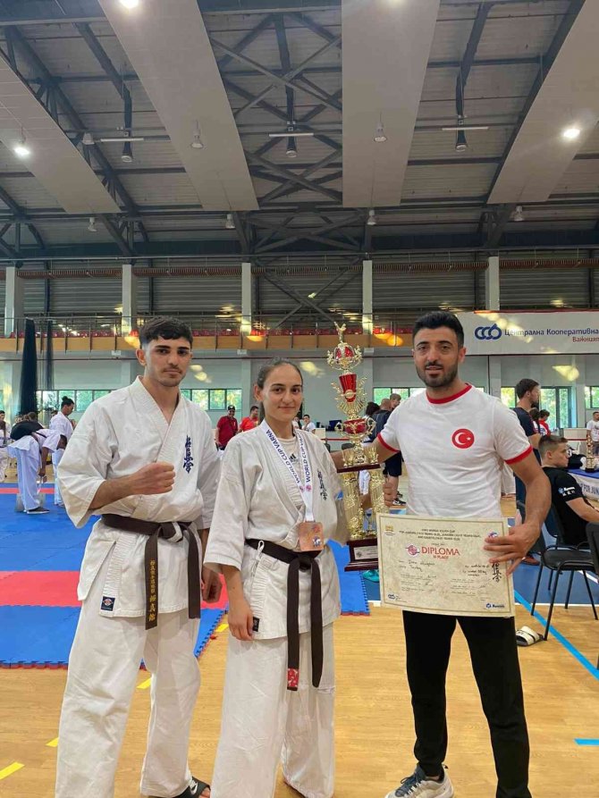 Yıldırım Karatede Geleneği Bozmadı