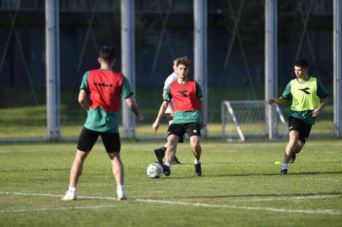 Bursaspor Ara Vermeden Çalışıyor