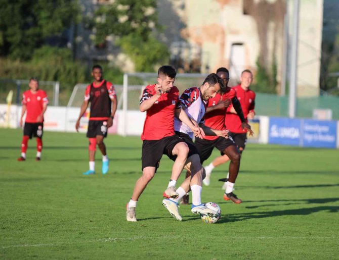 Sivasspor Günü Çift İdmanla Tamamladı