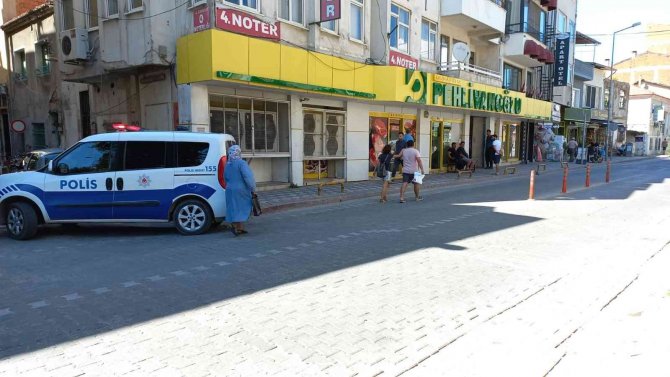 Çuvallı Hırsız Polisi Görünce Çuvalladı