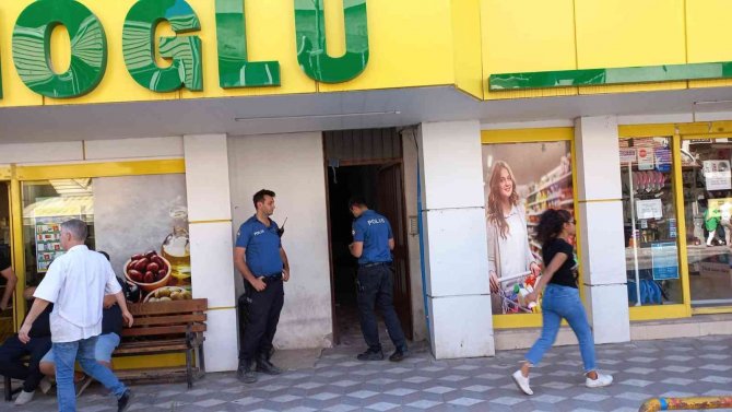 Çuvallı Hırsız Polisi Görünce Çuvalladı