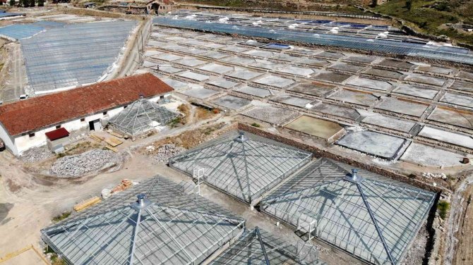 Bunaltıcı Sıcaklar 3 Bin Yıllık "Kemah Tuzu"na Bereket Getirdi