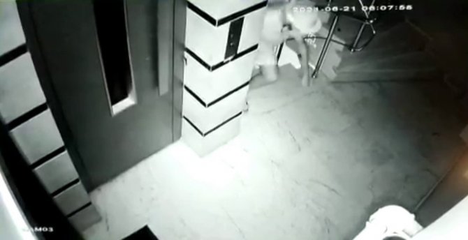 Maskeli Hırsızı Dövmesi Ele Verdi