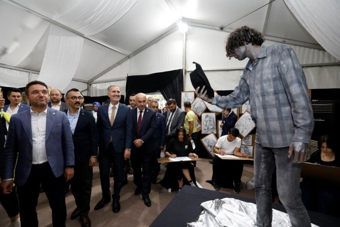 Festival Çadırında El Emeği Ürünler Sergilendi