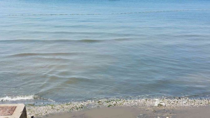 Florya Sahili’nde Kanalizasyon Suyu Denize Karıştı