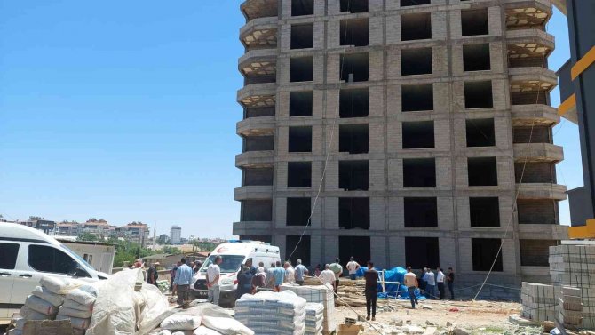 Kahta’da 9. Kattan Düşen İşçi Hayatını Kaybetti