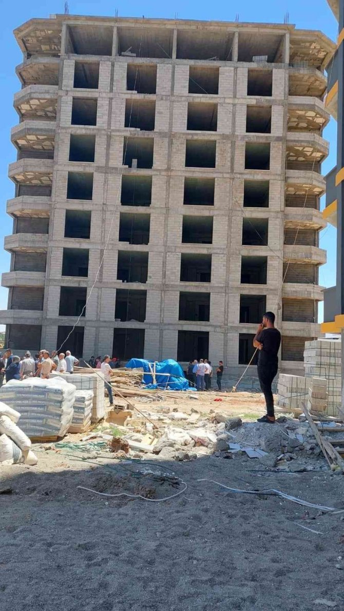 Kahta’da 9. Kattan Düşen İşçi Hayatını Kaybetti