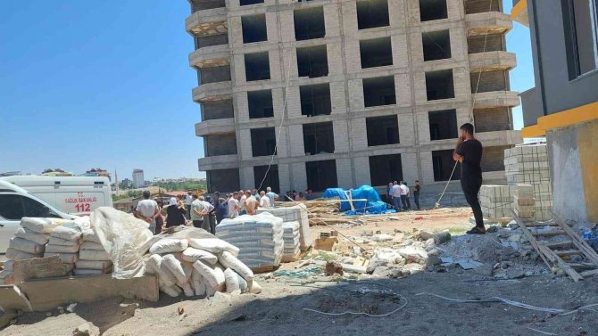 Kahta’da 9. Kattan Düşen İşçi Hayatını Kaybetti