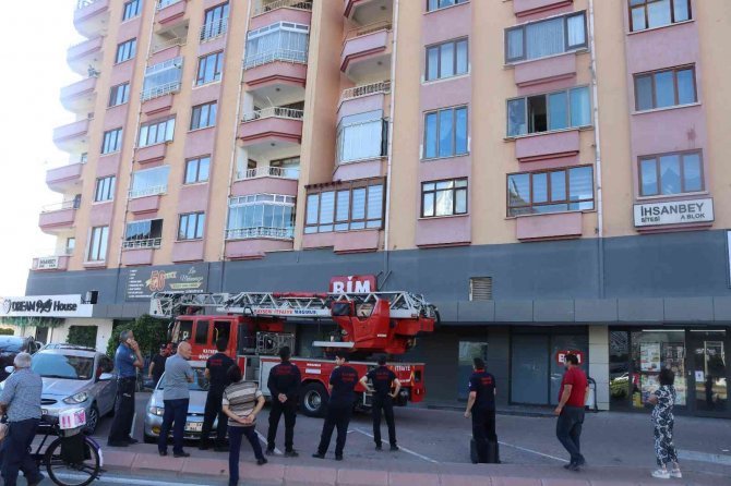 Ailesinden 9 Kişiyi Rehin Aldı