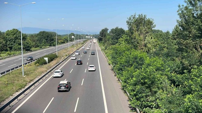 Tem Otoyolu Düzce Geçişinde Akıcı Trafik Hakim
