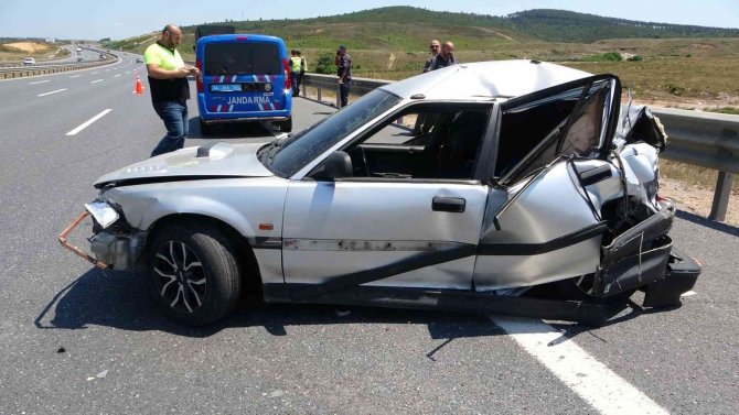 İ̇ki Saat Önce Aldığı Otomobiline Kamyon Çarptı: 2 Yaralı