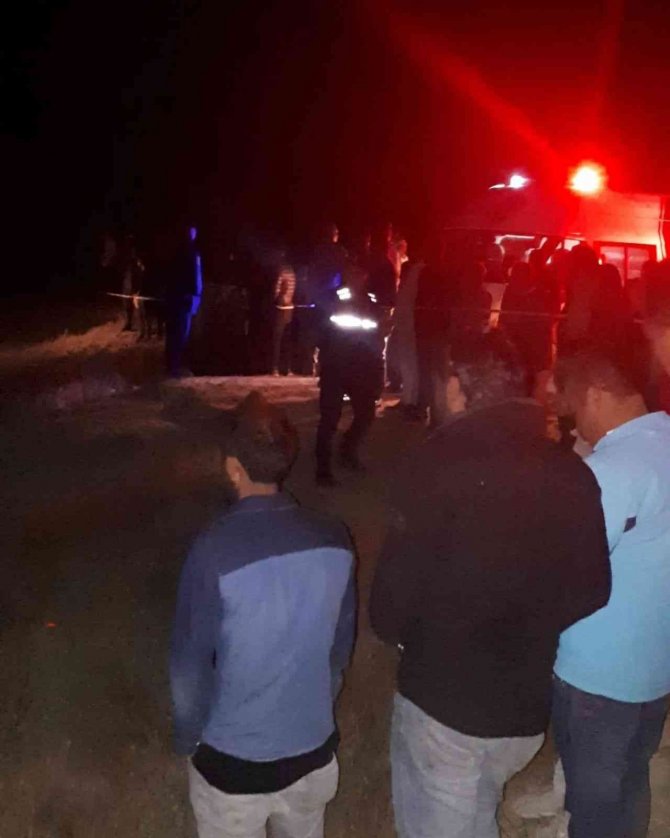 Boğulma Tehlikesi Geçiren Çocuğunu Kurtarmak İsteyen Baba Hayatını Kaybetti