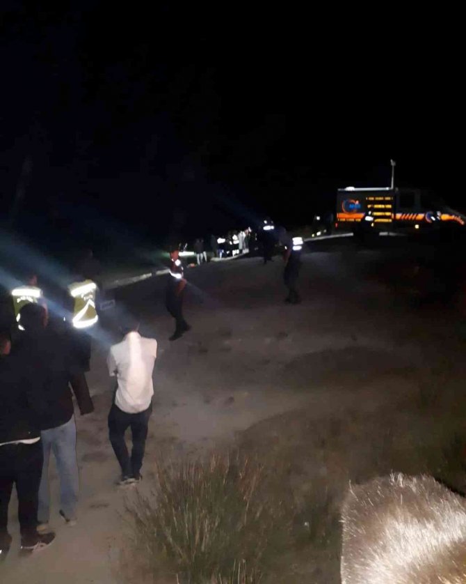 Boğulma Tehlikesi Geçiren Çocuğunu Kurtarmak İsteyen Baba Hayatını Kaybetti