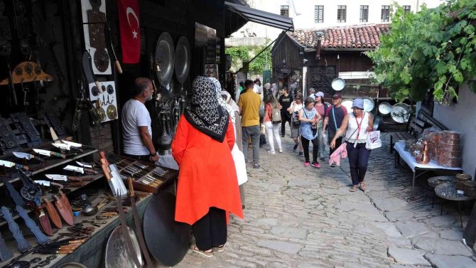 Kurban Bayramı Tatilinin Son Gününde Safranbolu’da Ziyaretçi Yoğunluğu