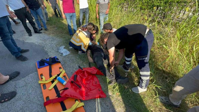 Otomobille Çarpışan Motosikletin Sürücüsü Ağır Yaralandı