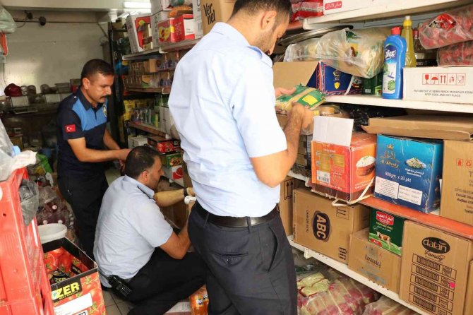 Şanlıurfa’da Son Kullanma Tarihi Geçmiş Bin 470 Ürün Ele Geçirildi