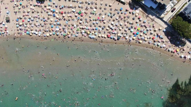 Hafta Sonları Nüfusunun 10 Katına Çıkan Bu İlçede İğne Atsan Yere Düşmüyor