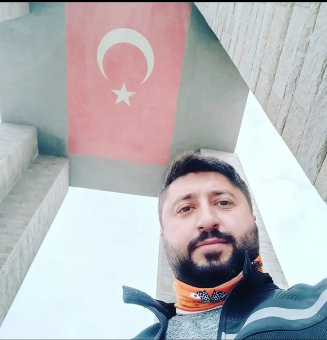 Tem Otoyolunda Arıza Yapan Otomobile Motosiklet Çarptı: 1 Ölü
