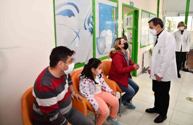 Tepebaşı’nda Çocuklar Sağlıkla Gülümsüyor