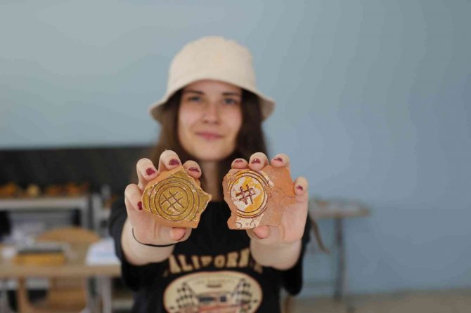 Tarihin Bilinen İlk Hashtag Sembolü Kadınlara Gelir Kapısı Olacak