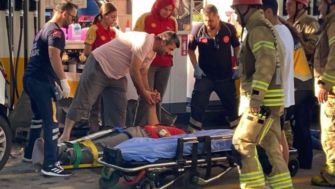 İ̇stanbul’da Akaryakıt İstasyonunda Dehşet Anları: 3 Yaralı