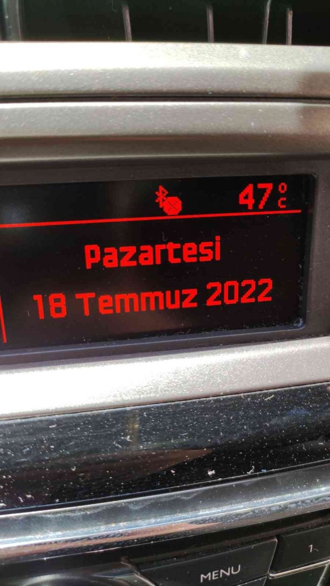 Adana’da Araç Termometreleri 47 Dereceyi Gösterdi