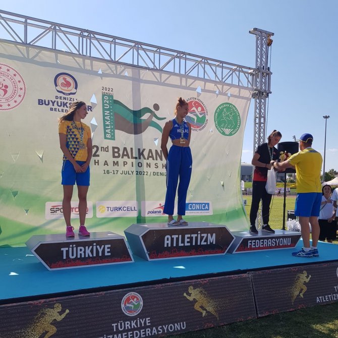 Aydınlı Ayşenur, Balkan Şampiyonası’ndan Başarıyla Döndü