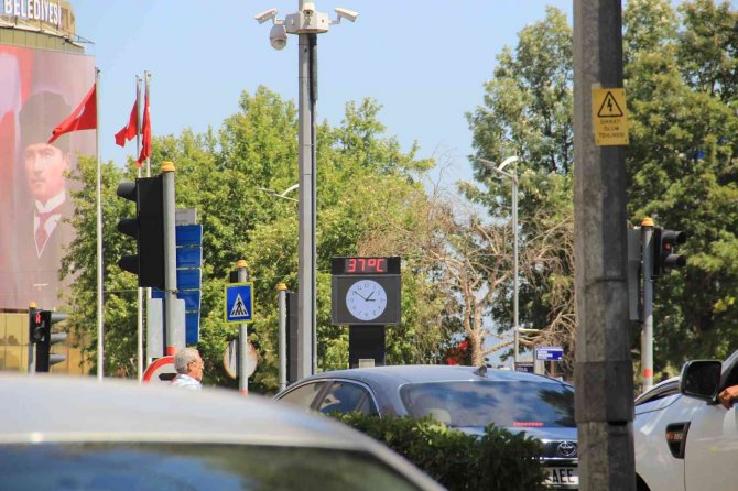 Aydın, Yeni Haftaya 37 Derece Sıcaklıkla Başladı