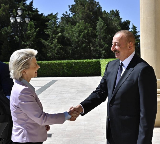 Azerbaycan Cumhurbaşkanı Aliyev, Ab Komisyonu Başkanı Leyen’i Kabul Etti