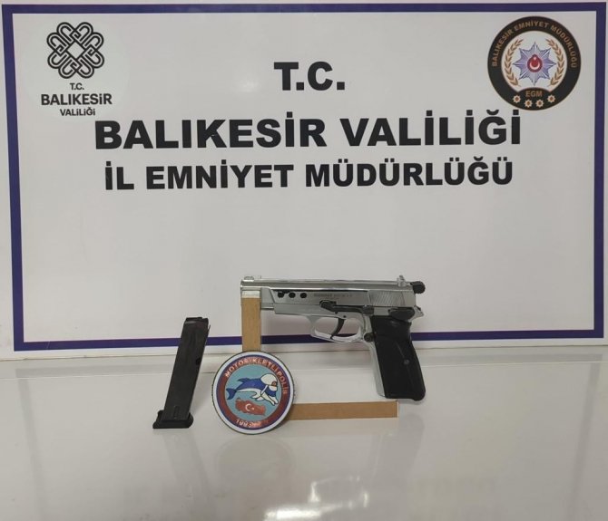 Balıkesir’de 74 Aranan Şahsa Operasyon