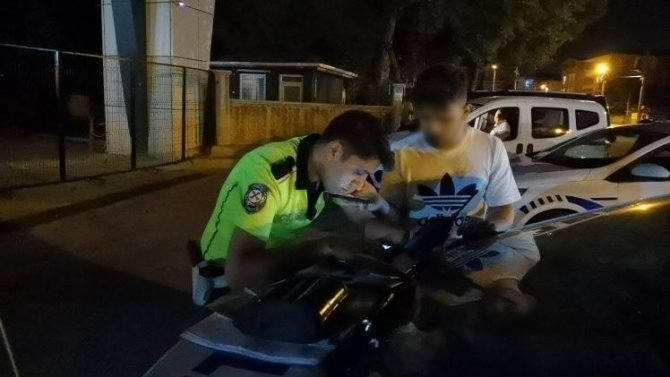 Bursa’da Hareketli Gece, 16 Yaşındaki Sürücü, Havaya Ateş Açarak Durduruldu, O Anlar Kamerada