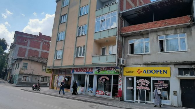 Beşinci Kattan Düşen 9 Aylık Bebek Ağır Yaralandı