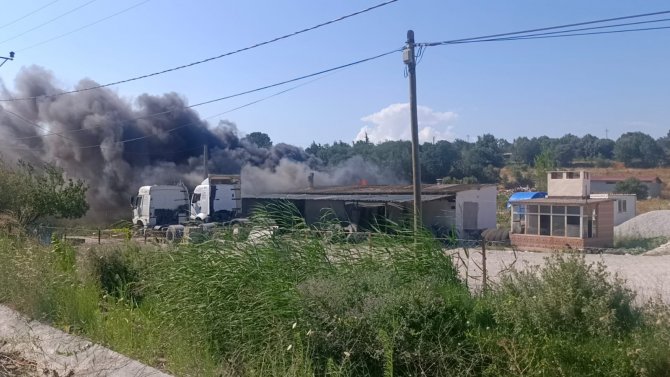 Çanakkale’de Lastik Tamircisi Yangını