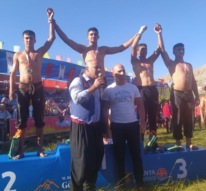 Pamukkaleli Genç Sporcular Madalyayla Döndü