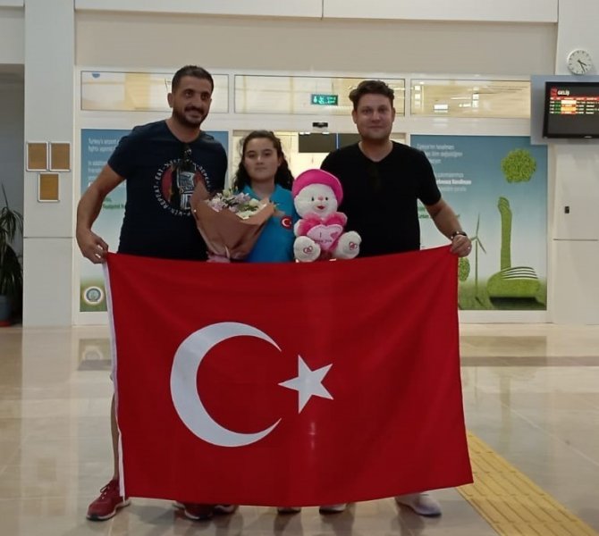Pamukkaleli Genç Sporcular Madalyayla Döndü
