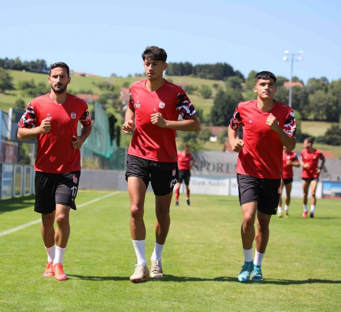 Sivasspor Günün İlk Antrenmanını Yaptı