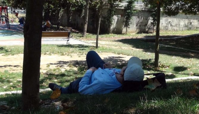 Mevsim Normallerinin Üzerindeki Sıcak Hava Bunaltıyor